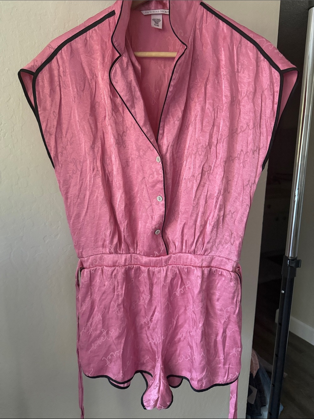 Victoria's Secret Pink Satin Sleepwear Label Close-Up Size S